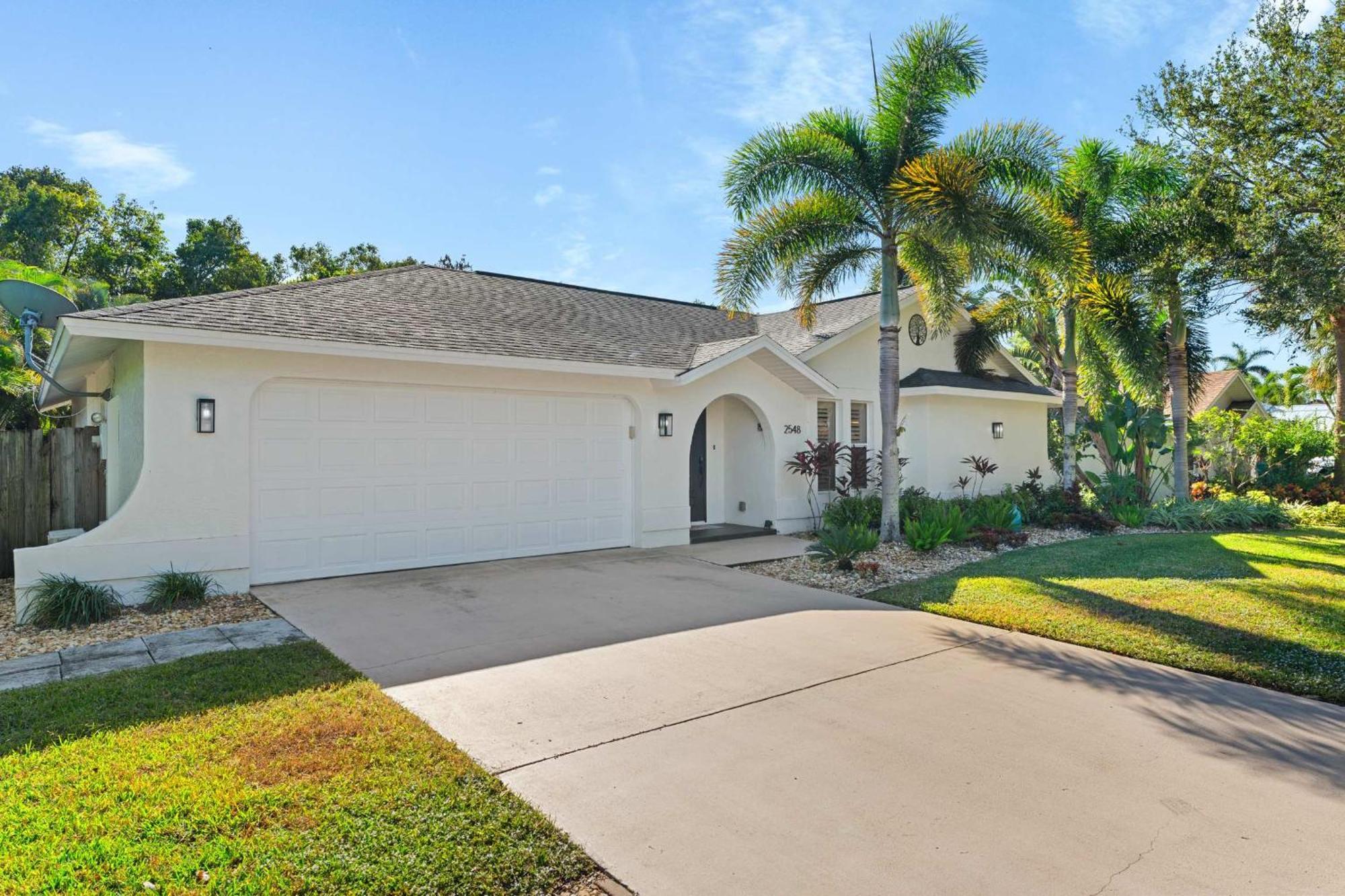 Pet Friendly Pool Home In River Reach Of Naples Fl المظهر الخارجي الصورة